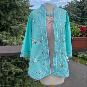 Vintage Caro of Honolulu- Rock this embroidered tunic on the beach or boardwalk